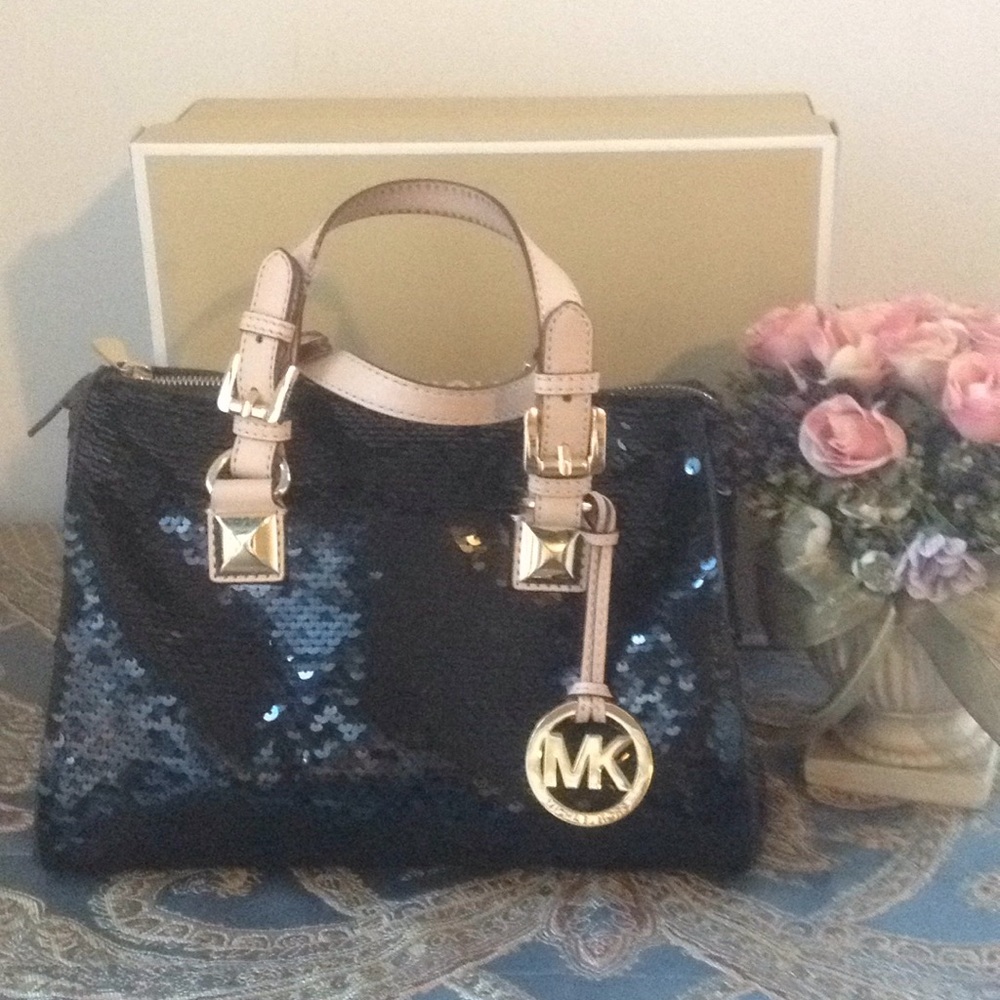 MICHAEL KORS💄 CROSSBODY/ SEQUINS HAND BAG.